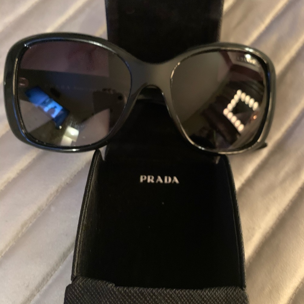 PRADA authentic Sunglasses 😎